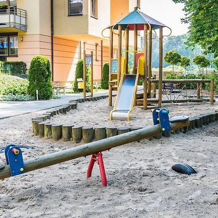 Z Ogródkiem W Parku Zdrojowym *